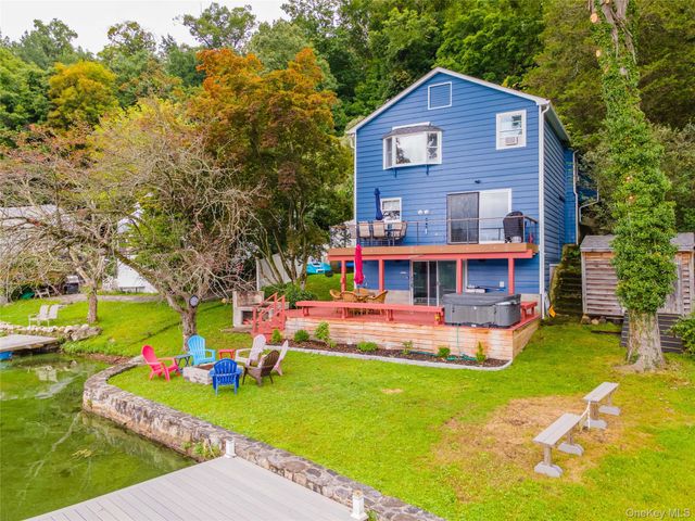 297 Lake Drive, Lake Peekskill, NY 10537
