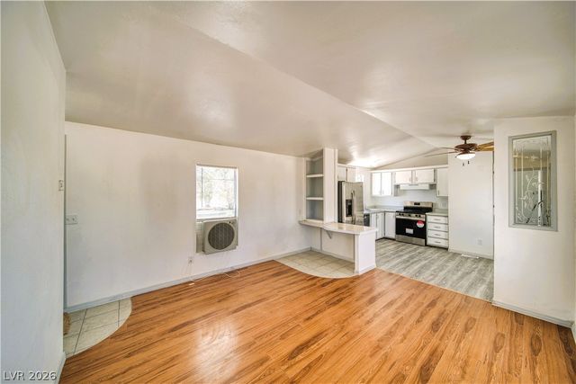 6920 Oakridge Avenue, Pahrump, NV 89048