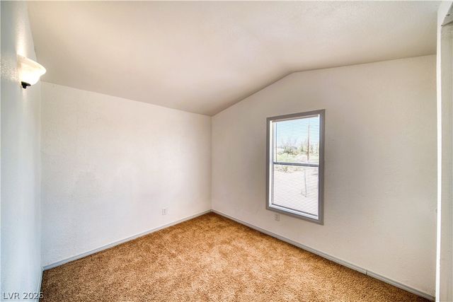 6920 Oakridge Avenue, Pahrump, NV 89048