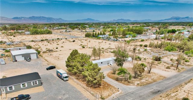 6920 Oakridge Avenue, Pahrump, NV 89048