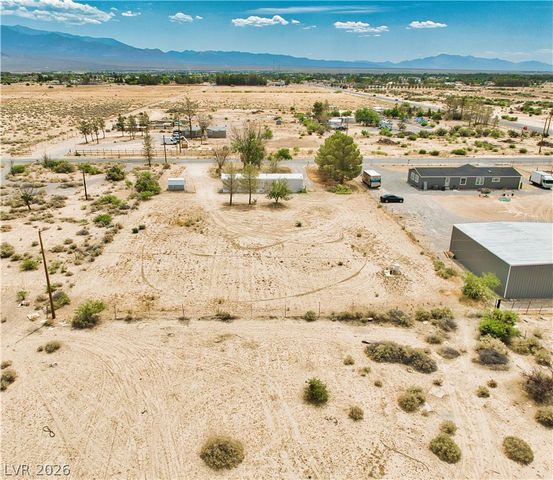 6920 Oakridge Avenue, Pahrump, NV 89048