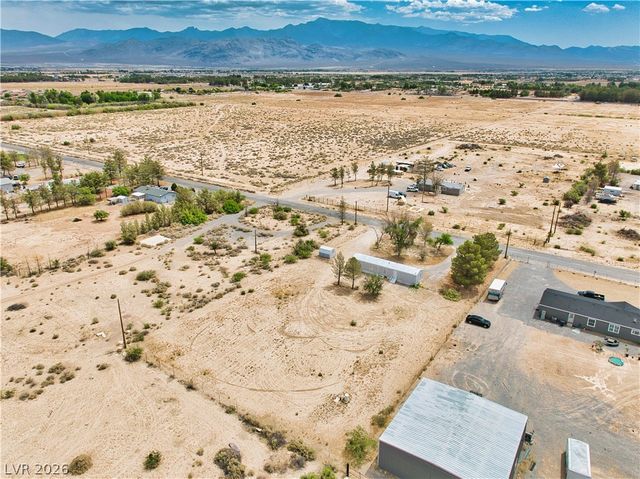 6920 Oakridge Avenue, Pahrump, NV 89048