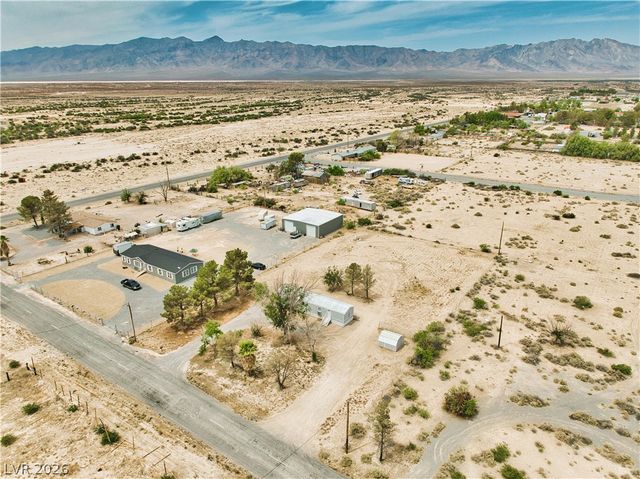 6920 Oakridge Avenue, Pahrump, NV 89048