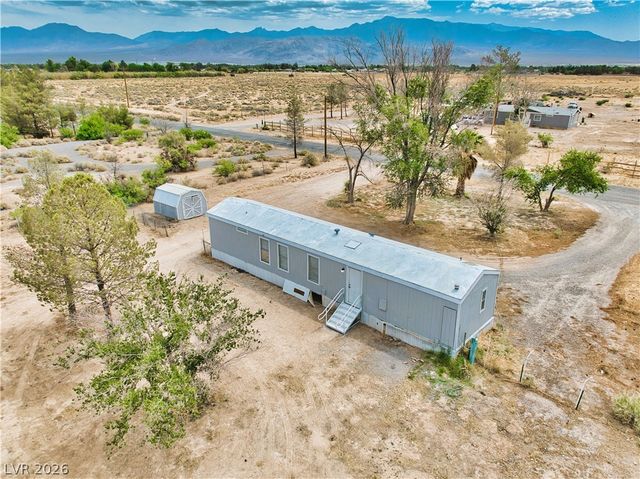 6920 Oakridge Avenue, Pahrump, NV 89048