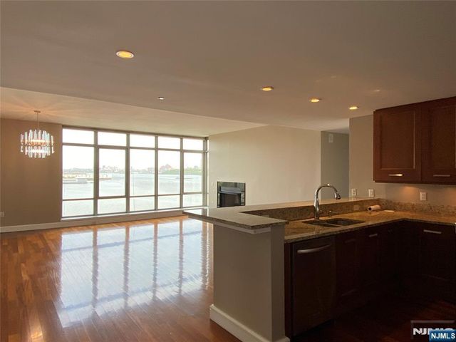 8100 River Road 917, North Bergen, NJ 07047