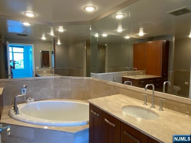8100 River Road 917, North Bergen, NJ 07047