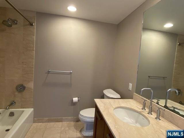 8100 River Road 917, North Bergen, NJ 07047