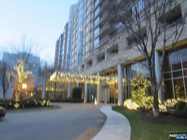 8100 River Road 917, North Bergen, NJ 07047