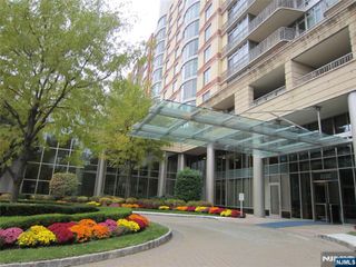 8100 River Road 917, North Bergen, NJ 07047