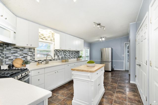 2814 Nelsons Landing, Manhattan, KS 66502