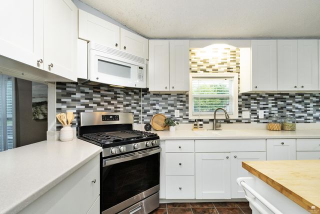 2814 Nelsons Landing, Manhattan, KS 66502