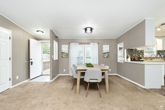 2814 Nelsons Landing, Manhattan, KS 66502