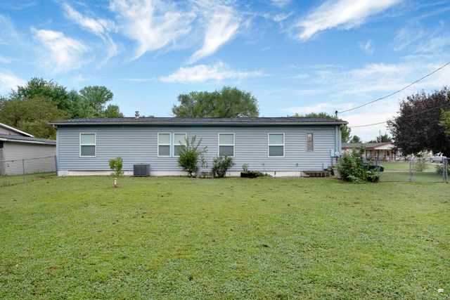 2814 Nelsons Landing, Manhattan, KS 66502