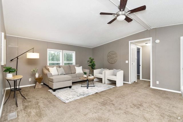2814 Nelsons Landing, Manhattan, KS 66502