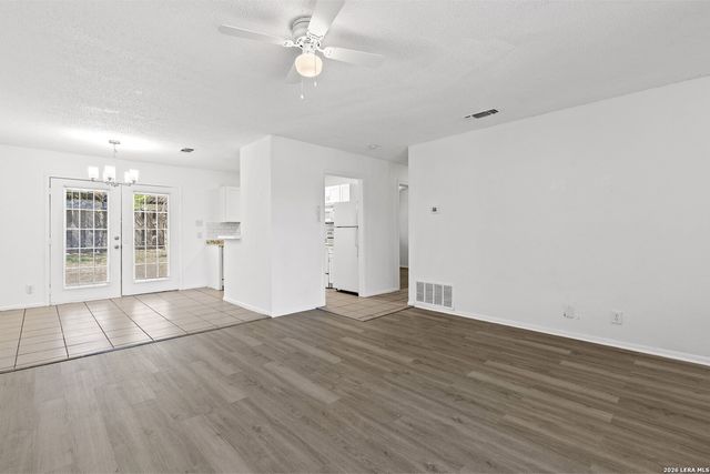 9815 Conbes, San Antonio, TX 78216