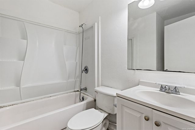 9815 Conbes, San Antonio, TX 78216