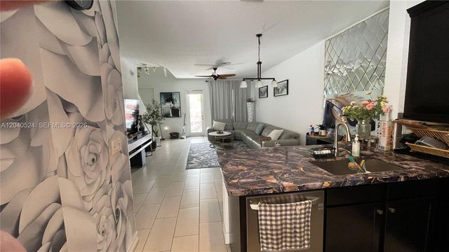 11618 SW 13th Ct, Pembroke Pines, FL 33025