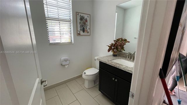 11618 SW 13th Ct, Pembroke Pines, FL 33025