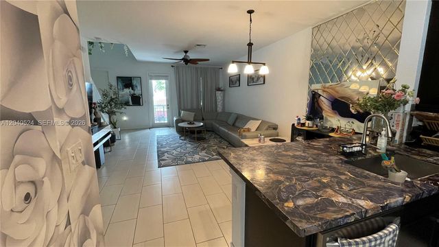 11618 SW 13th Ct, Pembroke Pines, FL 33025