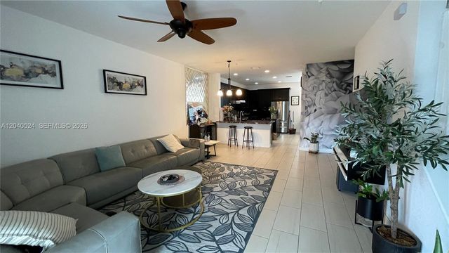 11618 SW 13th Ct, Pembroke Pines, FL 33025
