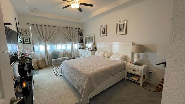 11618 SW 13th Ct, Pembroke Pines, FL 33025