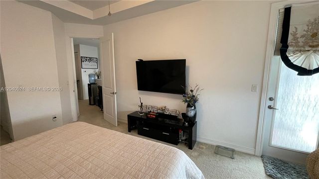 11618 SW 13th Ct, Pembroke Pines, FL 33025