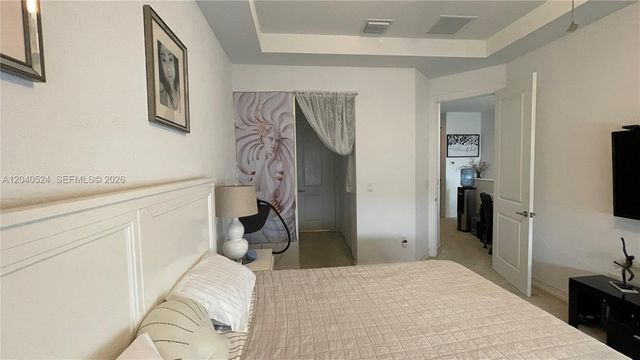 11618 SW 13th Ct, Pembroke Pines, FL 33025