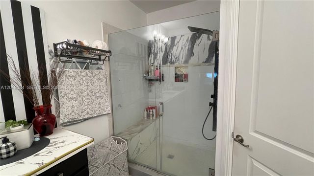 11618 SW 13th Ct, Pembroke Pines, FL 33025