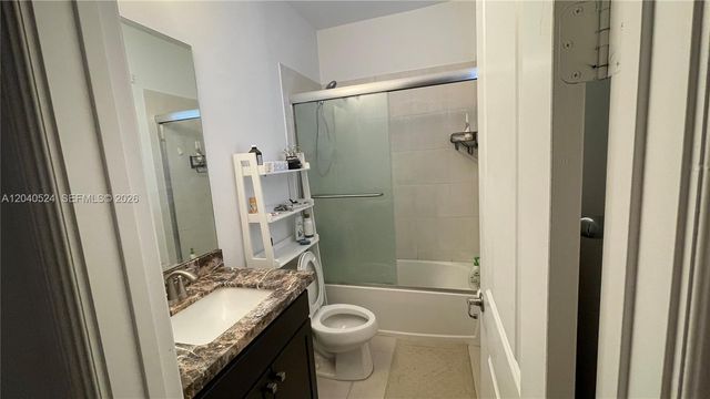 11618 SW 13th Ct, Pembroke Pines, FL 33025