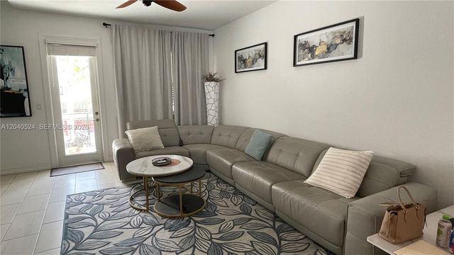 11618 SW 13th Ct, Pembroke Pines, FL 33025