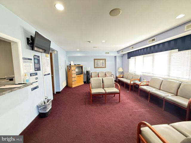 9821 ACADEMY RD, Philadelphia, PA 19114