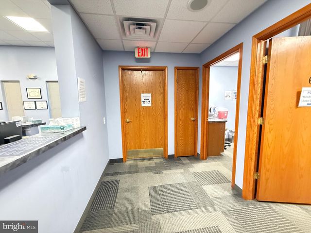 9821 ACADEMY RD, Philadelphia, PA 19114