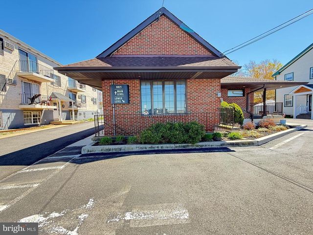 9821 ACADEMY RD, Philadelphia, PA 19114