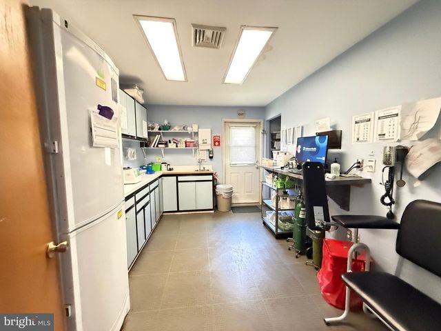 9821 ACADEMY RD, Philadelphia, PA 19114