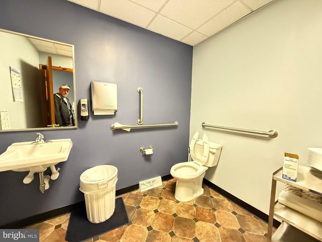 9821 ACADEMY RD, Philadelphia, PA 19114