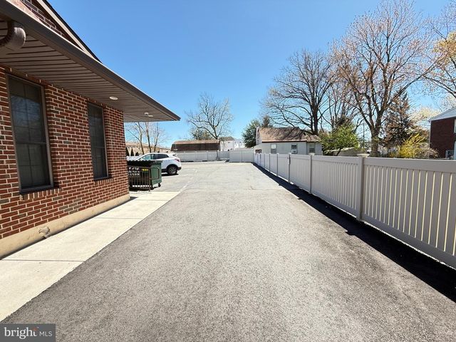 9821 ACADEMY RD, Philadelphia, PA 19114