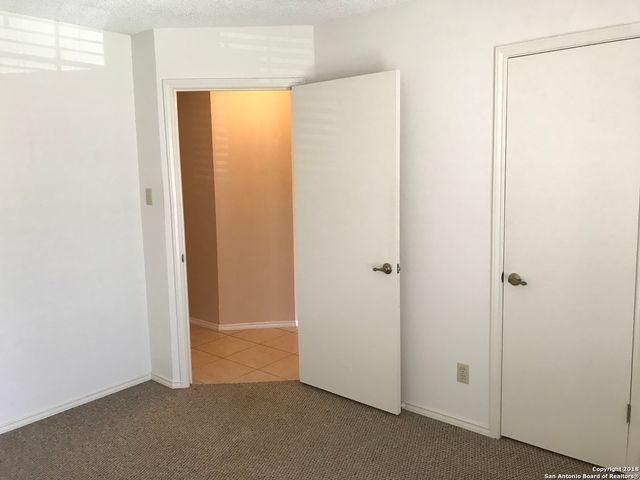 5927 Heather View, San Antonio, TX 78249