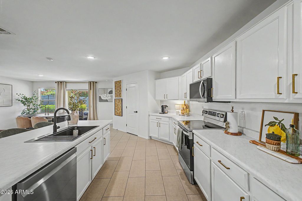 Image 11 of property listing at 2732 N 154TH Drive, Goodyear, AZ 85395