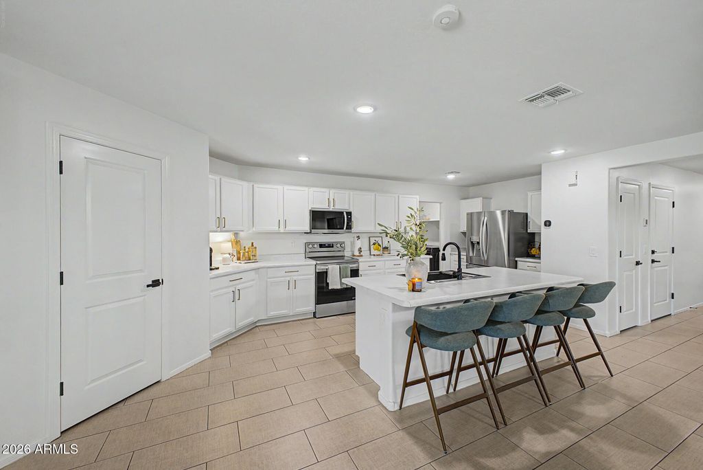 Image 9 of property listing at 2732 N 154TH Drive, Goodyear, AZ 85395
