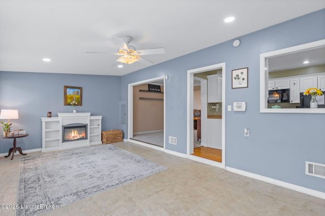 2815 Goose Creek Rd, Louisville, KY 40242