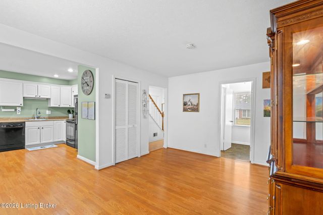 2815 Goose Creek Rd, Louisville, KY 40242