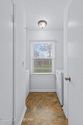 2815 Goose Creek Rd, Louisville, KY 40242