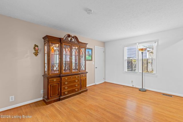 2815 Goose Creek Rd, Louisville, KY 40242