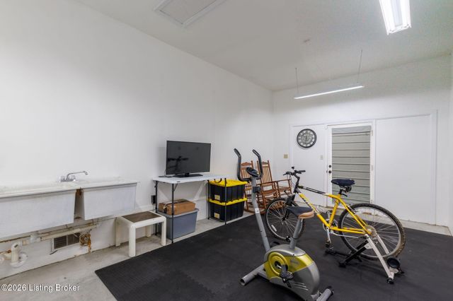 2815 Goose Creek Rd, Louisville, KY 40242