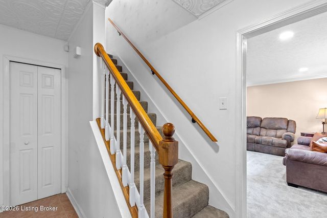 2815 Goose Creek Rd, Louisville, KY 40242