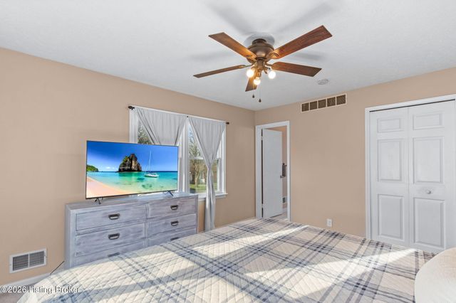 2815 Goose Creek Rd, Louisville, KY 40242