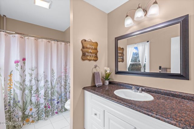 2815 Goose Creek Rd, Louisville, KY 40242