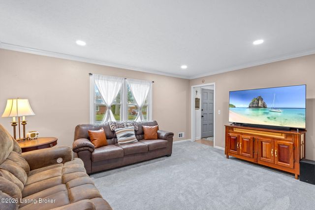 2815 Goose Creek Rd, Louisville, KY 40242