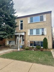 6309 W Touhy Avenue 2nd, Chicago, IL 60646