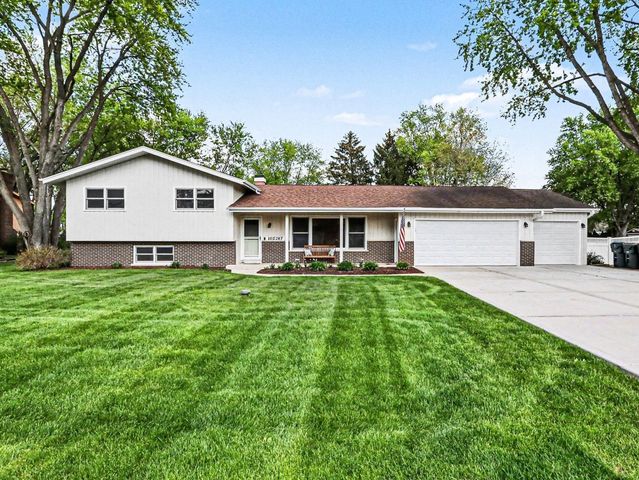 10S287 Alma Lane, Naperville, IL 60564